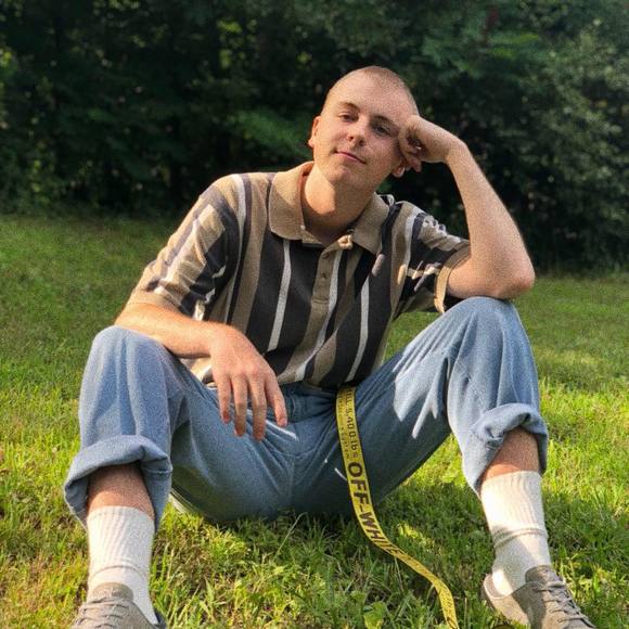 Profile Picture of Mason Varns (@varns) on Poshmark