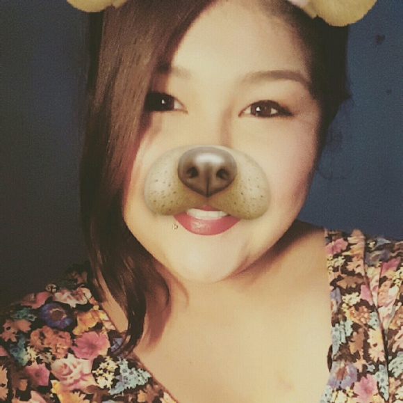 Profile Picture of Julisa Ramos (@julisaramos) on Poshmark