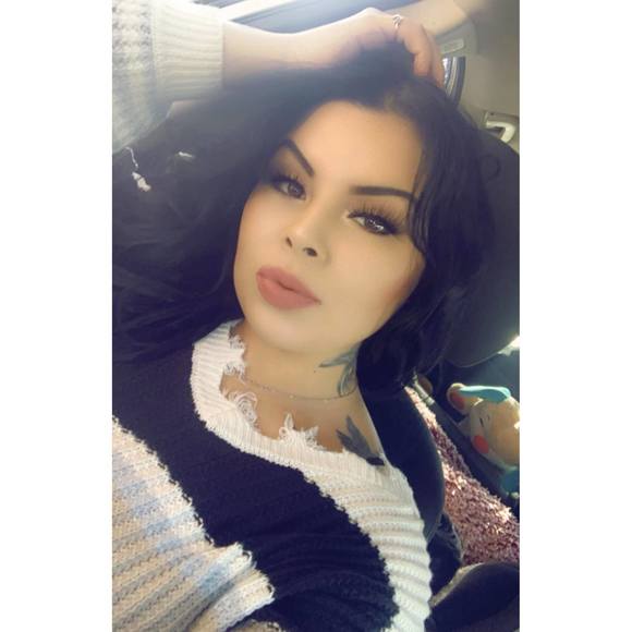 Profile Picture of Ariel Oliver (@arieloliver544) on Poshmark