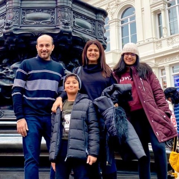 Profile Picture of Amit Puri (@amit_puri) on Poshmark