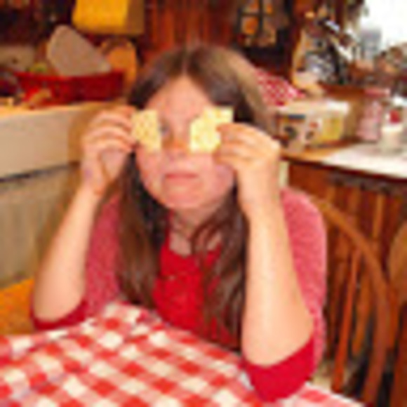 Profile Picture of Deanna Ireland (@deanna_ireland) on Poshmark