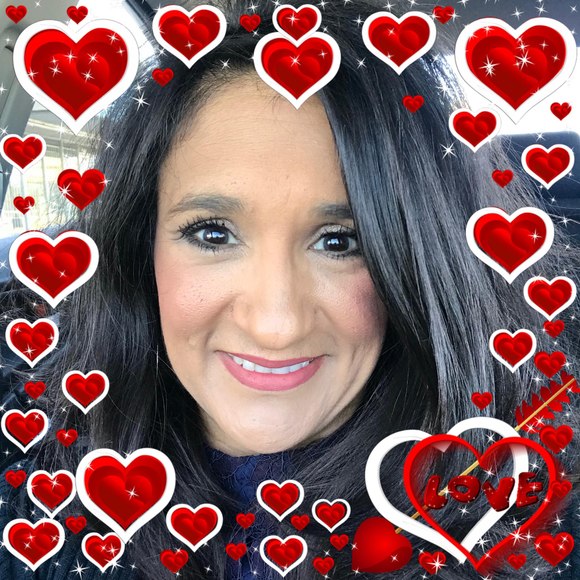 Profile Picture of Patricia Alaniz (@patricia_alaniz) on Poshmark