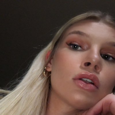 Profile Picture of Lily Pfleiderer (@LilyPfleiderer) on Twitter