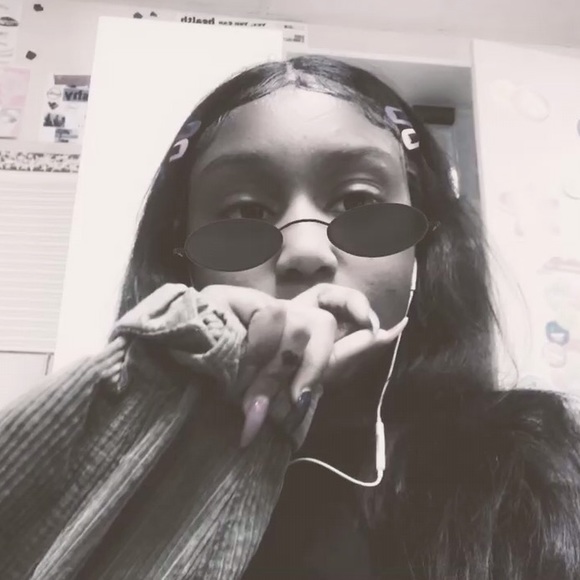 Profile Picture of Rebecca Julien (@scarxbaby) on Poshmark