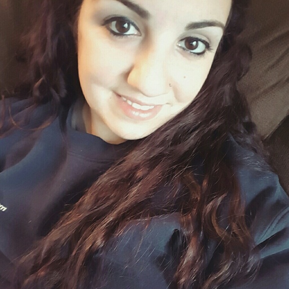Profile Picture of Autumn Mosca (@moscaautumn) on Poshmark