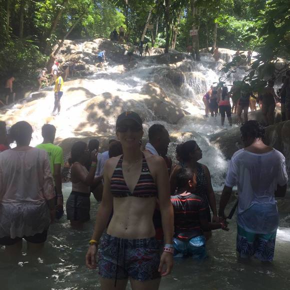 Profile Picture of Tori Darling (@darling006) on Poshmark