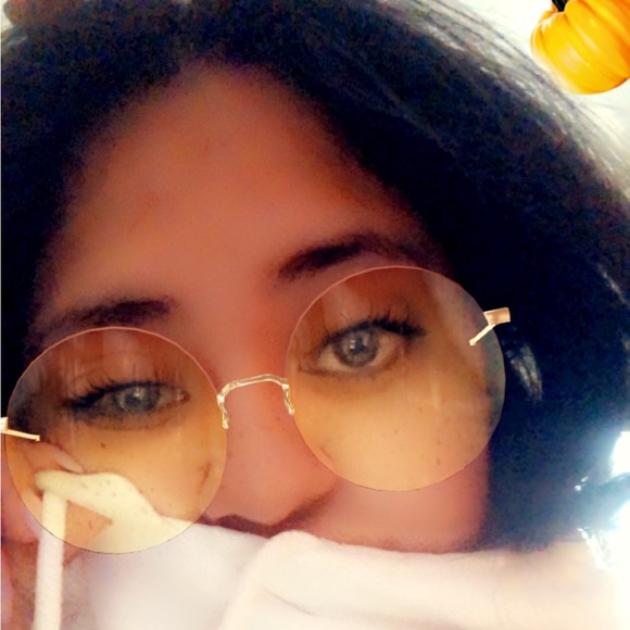 Profile Picture of Alexa Ochoa oregel (@alexa_ochoa312) on Poshmark