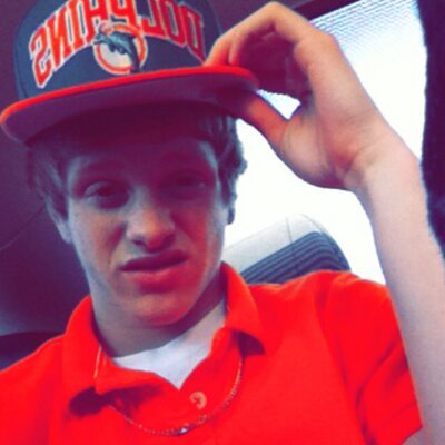 Profile Picture of Chris (@mcqueary25xx97) on Twitter
