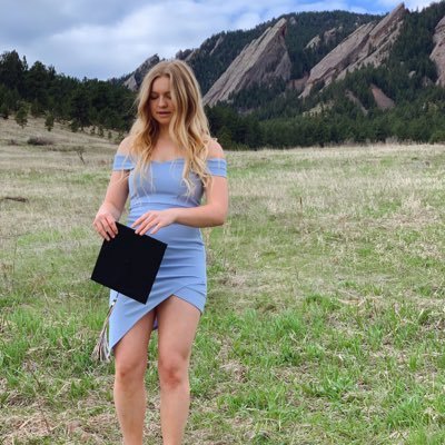 Profile Picture of JLS (@lindseystroud13) on Twitter