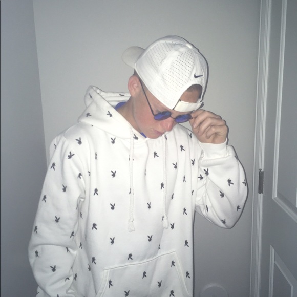 Profile Picture of Matthew Mason (@mo2004) on Poshmark