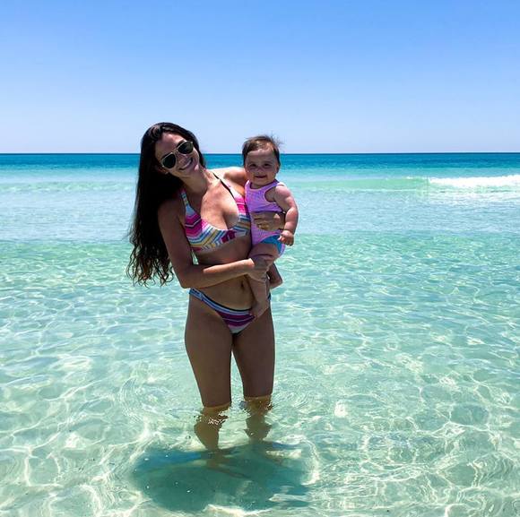 Profile Picture of Annemarie Newlin (@amnewlin) on Poshmark