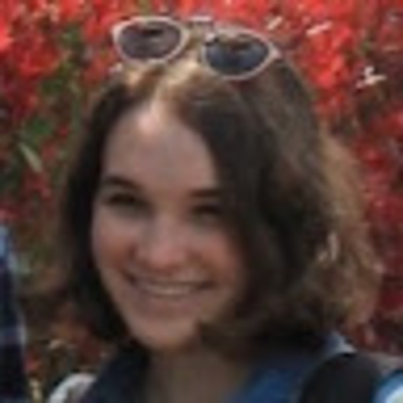 Profile Picture of Chandler Azling (@chandlerazling) on Poshmark