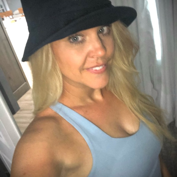 Profile Picture of Kathy Mcbride (@owen1216) on Poshmark