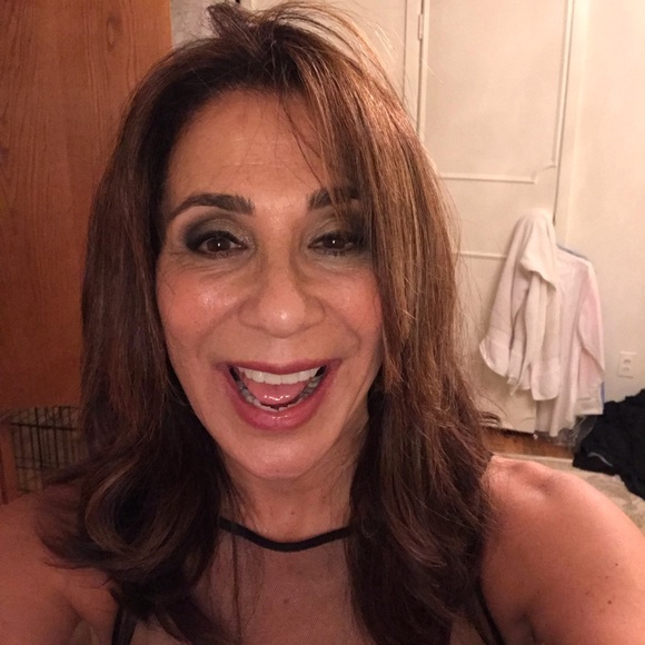 Profile Picture of Tina De lemps (@femchotina) on Poshmark