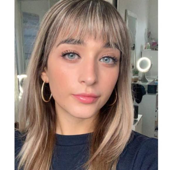 Alessia Dolinar - Poshmark Profile Picture of Alessia Dolinar (@lessydolinar) on Poshmark