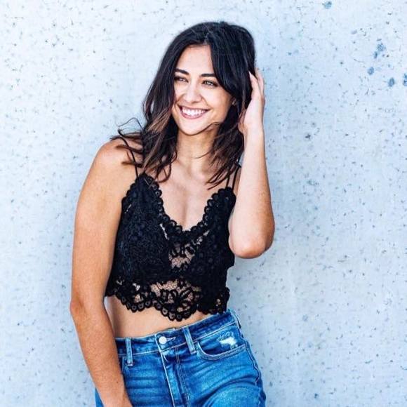 Profile Picture of Rachel Toland (@racheltoland) on Poshmark