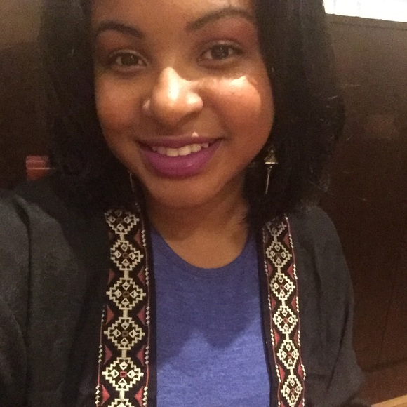 Profile Picture of Shawnay Garrison (@shawnay310) on Poshmark