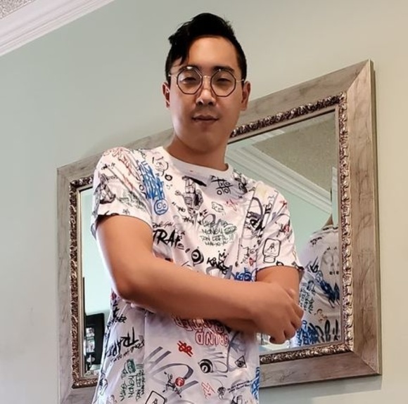 Profile Photo of Jason Chao (@jchao111) on Poshmark