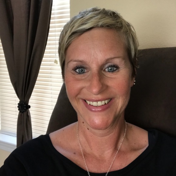 Profile Picture of Sandra Moses (@germangirl_100) on Poshmark