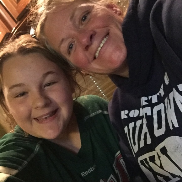 Profile Picture of Ella Lerum (@ellalerum1234) on Poshmark