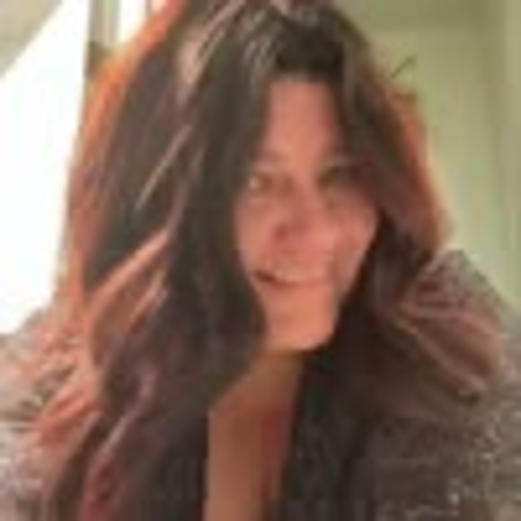 Profile Picture of Dawn Landers (@landersdawn) on Poshmark
