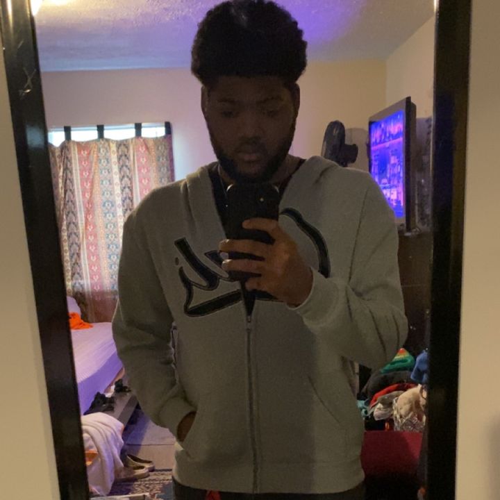 Profile Picture of Patrick (@eurdnze0) on Tiktok