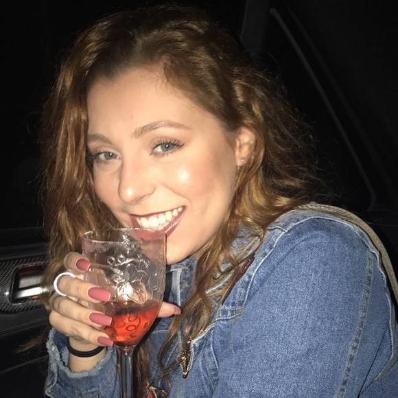 Profile Picture of Maddison Wickes (@maddiwickes) on Poshmark