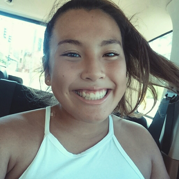 Profile Picture of Haylee Nishijima (@hayleenjshijima) on Poshmark
