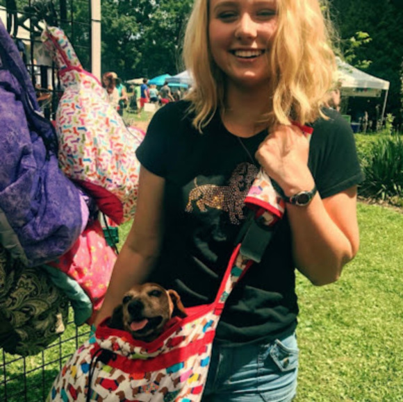 Profile Picture of Cynthia Johnson-smyth (@cjohnsonsmyth) on Poshmark