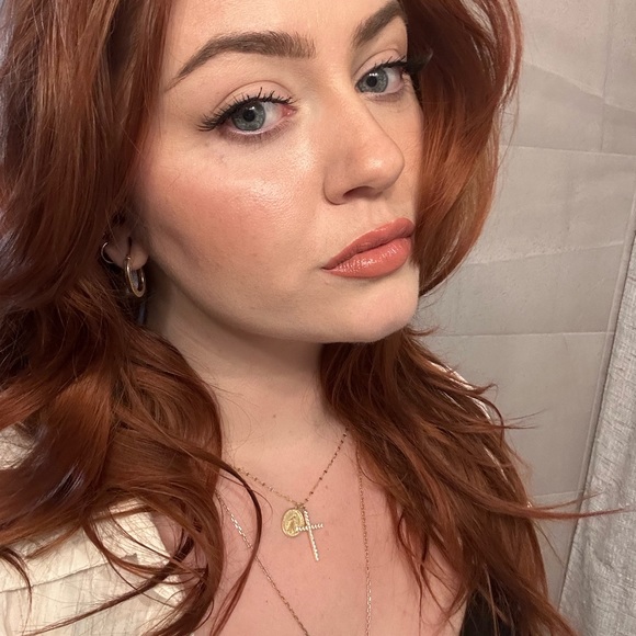 Profile Picture of Alexandra Dufour (@alexandraduf413) on Poshmark