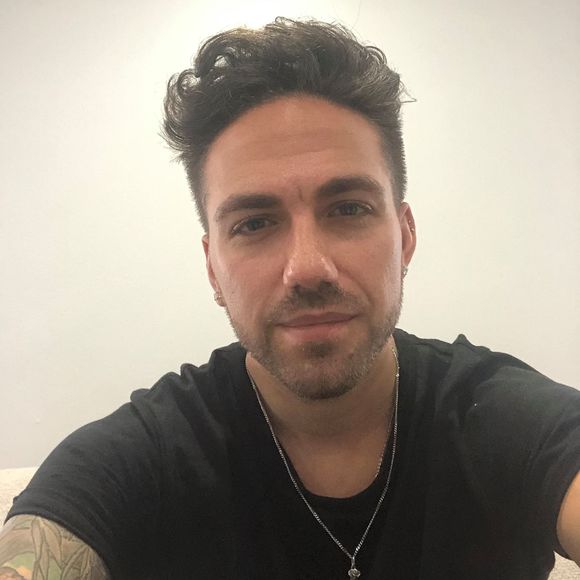 Profile Picture of Matthew Albo (@matthewalbo) on Poshmark