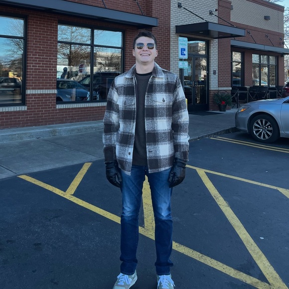 Profile Picture of Wyatt Jordan (@wajordan) on Poshmark