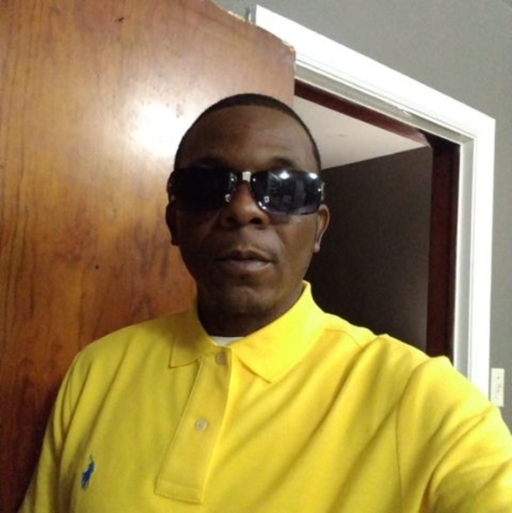 Profile Picture of Travis Vicks (@travisvicks) on Poshmark