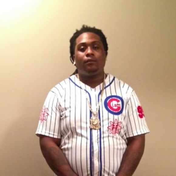 Profile Picture of Myron Garrett (@selavii0) on Poshmark