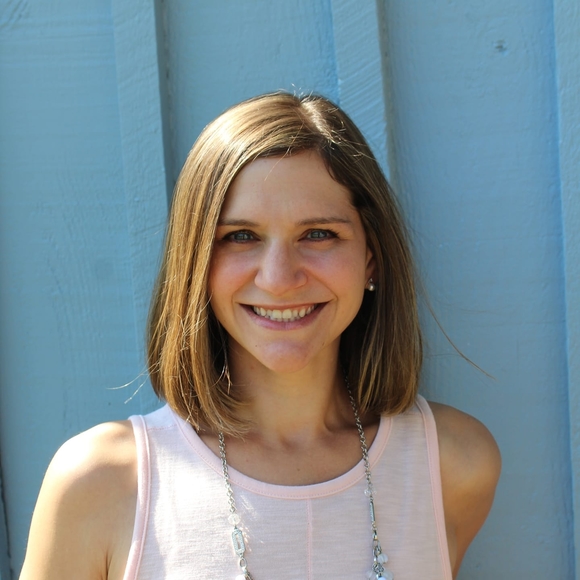 Profile Picture of Maddie Guzinski (@mlguzinski) on Poshmark