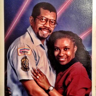 Profile Picture of Robin Hill (@Buttons1hill1) on Twitter
