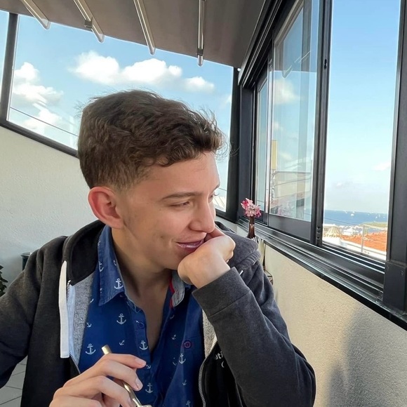 Profile Picture of Julian gonzalo Villaveces torres (@imjv0629) on Poshmark