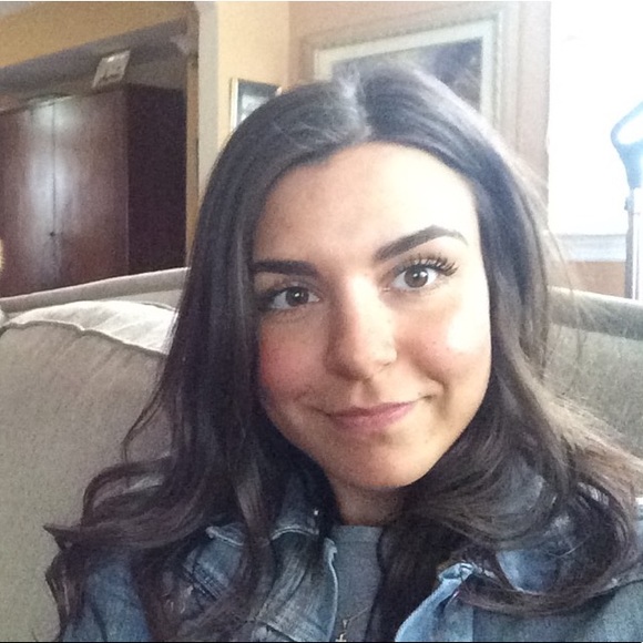 Profile Picture of Katerina Melekos (@kmelekos) on Poshmark