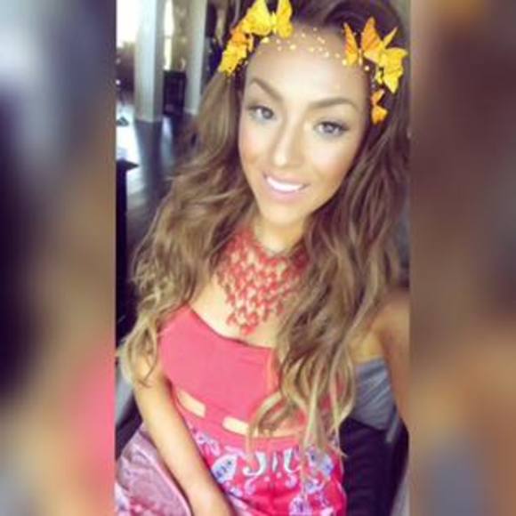 Profile Picture of Carla Beltran (@carlabeltran14) on Poshmark