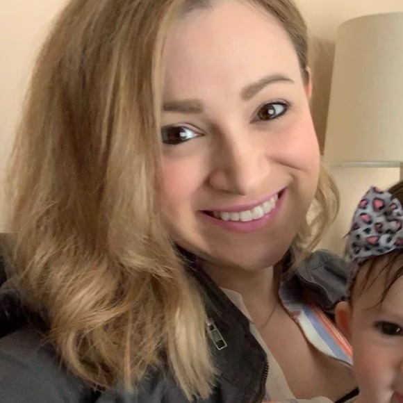 Profile Picture of Danielle Mallon (@dmallon519) on Poshmark