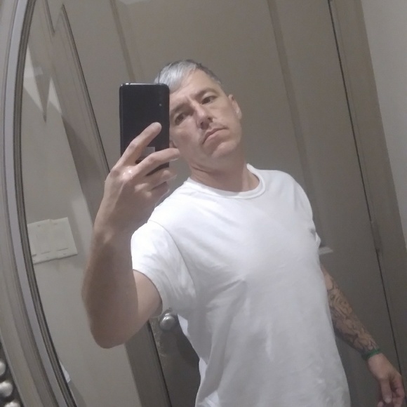 Profile Picture of Chad Hubanks (@chadhubanks) on Poshmark