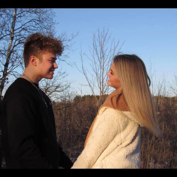 Wesley Swenson - Poshmark Profile Picture of Wesley Swenson (@wes_swenson) on Poshmark