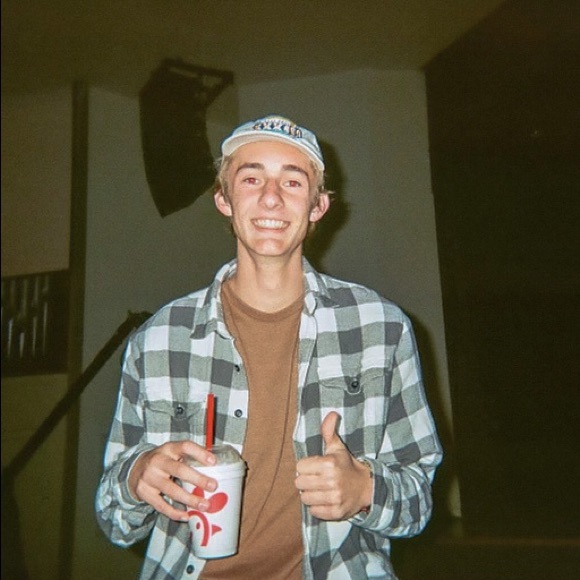 Profile Picture of Blake Petteway (@blakepetteway) on Poshmark