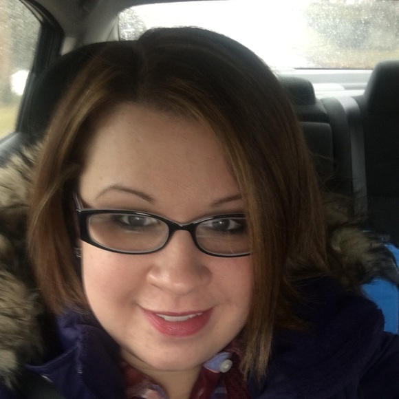 Profile Picture of Brittney Simon (@britt7136) on Poshmark