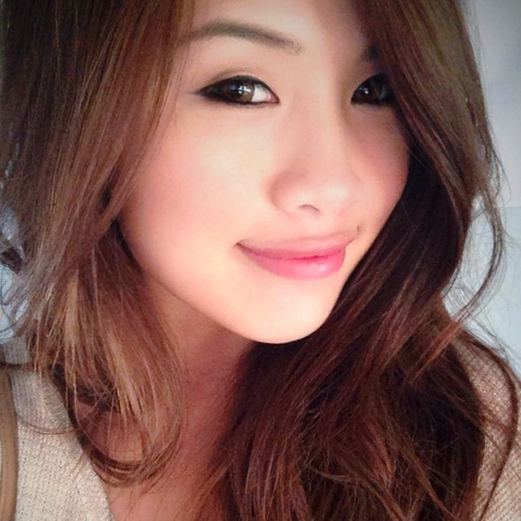 Rita Nguyen - Poshmark Profile Picture of Rita Nguyen (@dulce_pi) on Poshmark