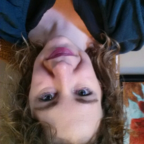 Profile Picture of Katie Grenke (@katie331) on Poshmark