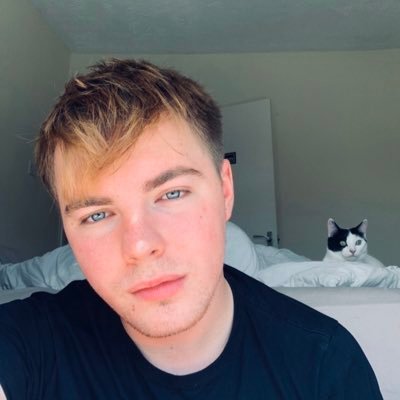 Profile Picture of James Crisp (@JamesCrisp_) on Twitter