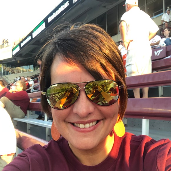 Profile Picture of Tonya Barber (@tonyarbarber) on Poshmark