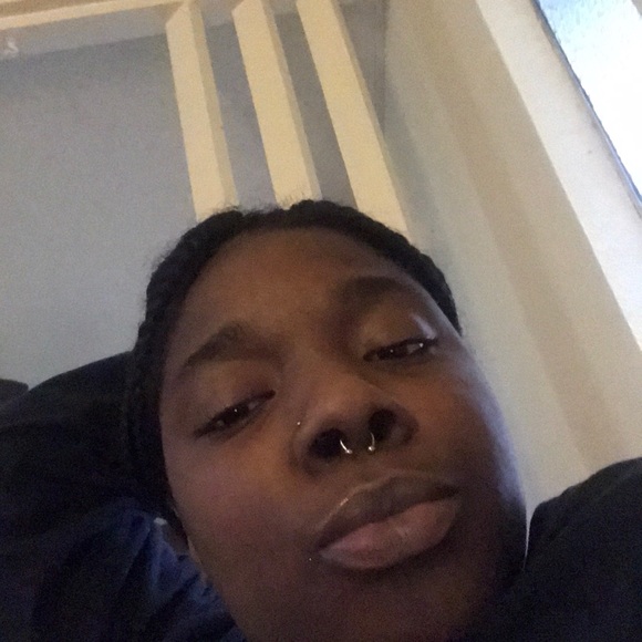 Profile Picture of Ashlynne Orr (@ashj19) on Poshmark