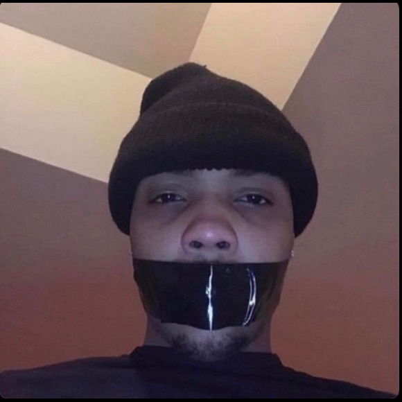 Profile Picture of Al Ex (@adedadon) on Poshmark